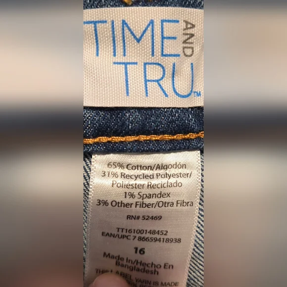 Women's Straight Leg Cuffed Ankle Distressed Jeans,  Size 16 - Picture 4 of 4